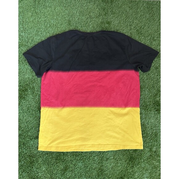 Disney Parks Germany Epcot World Theme Park Showcase T-shirt Men’s Size XL - Picture 6 of 6